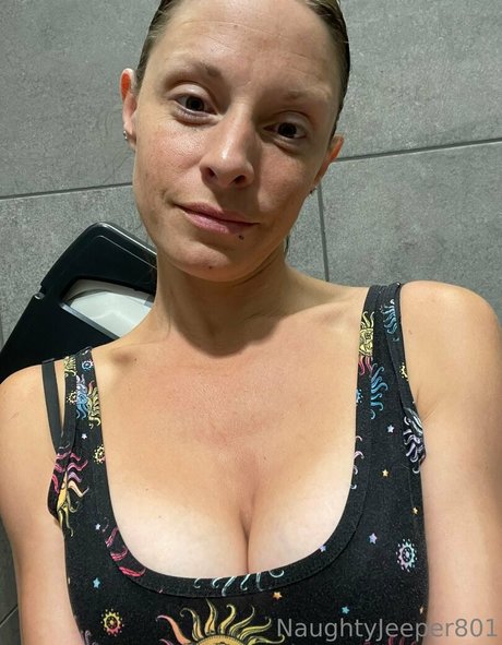 naughtyjeeper801f onlyfans strip tease