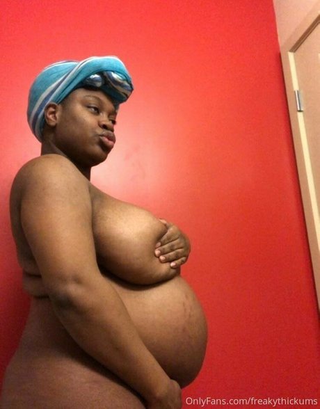 freakythickums onlyfans photos