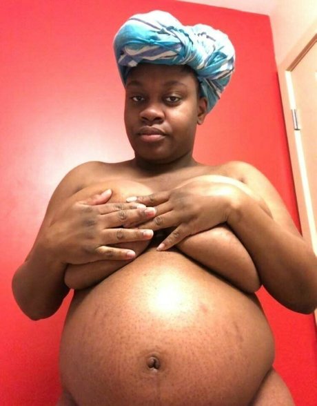 freakythickums only fans nudes