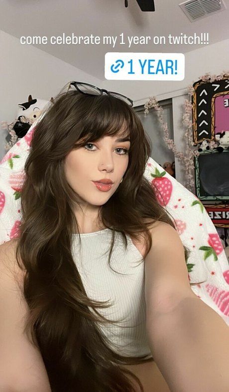 Pieceofmoo nudes only fans