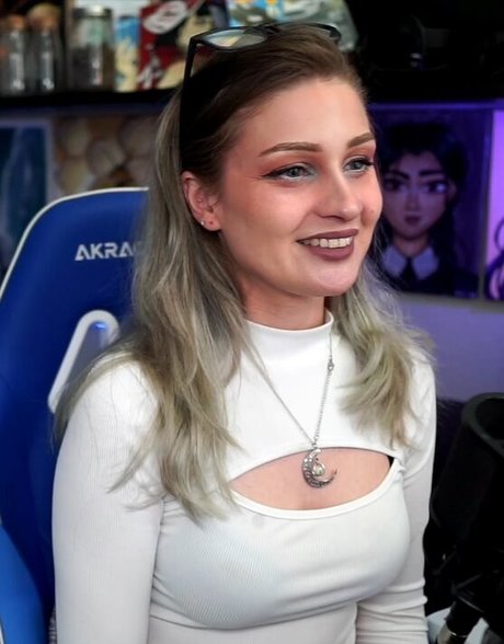 IceTokki onlyfans star