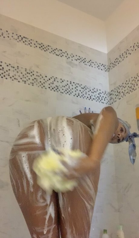 babygirlnaomii onlyfans images