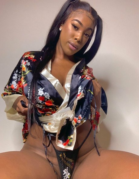 babygirlnaomii onlyfans nude pics