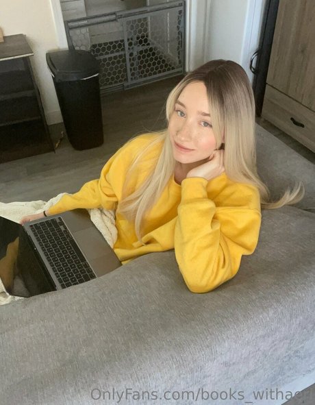 books withaeri leaked only fans