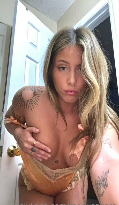 hands onlyfans porno depiction