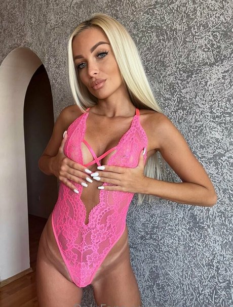 crln carolyn nude only fans leaks