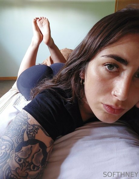 ursoftbee onlyfans model photos