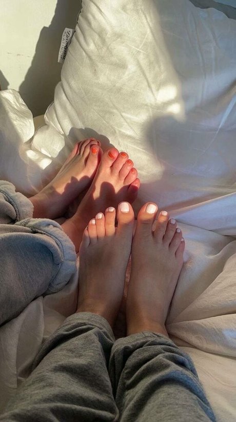 lesbian kissing onlyfans hot nude picture