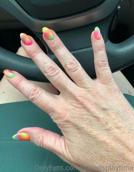 hotlegsplaytime Profile image