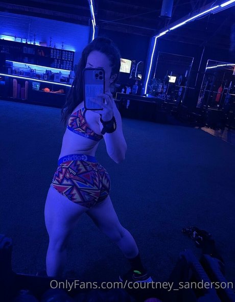 Courtney Sanderson onlyfans model images