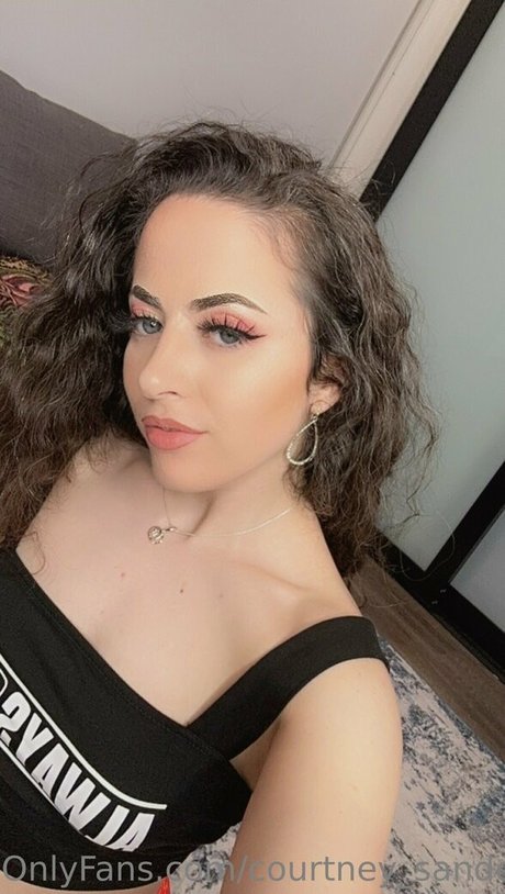 Courtney Sanderson onlyfans photo