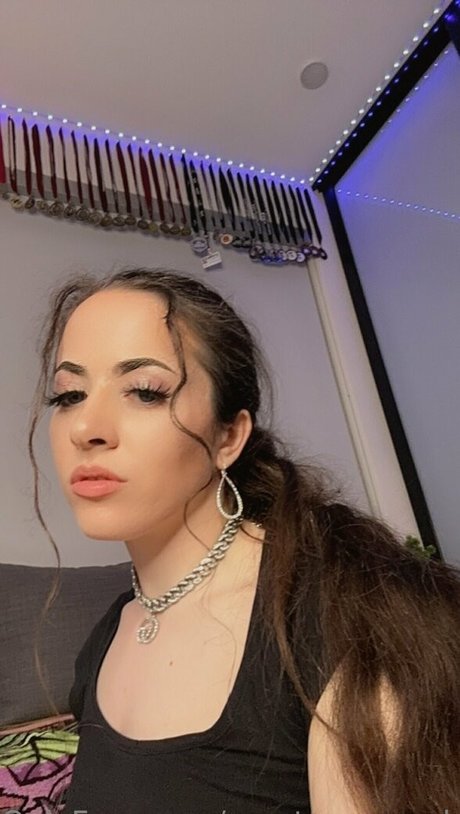 Courtney Sanderson onlyfans strip