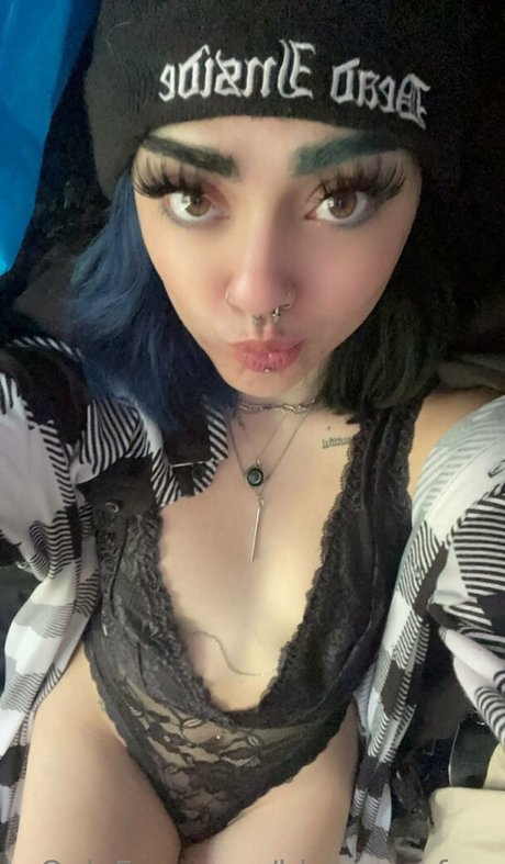 blue emofree is on onlyfans