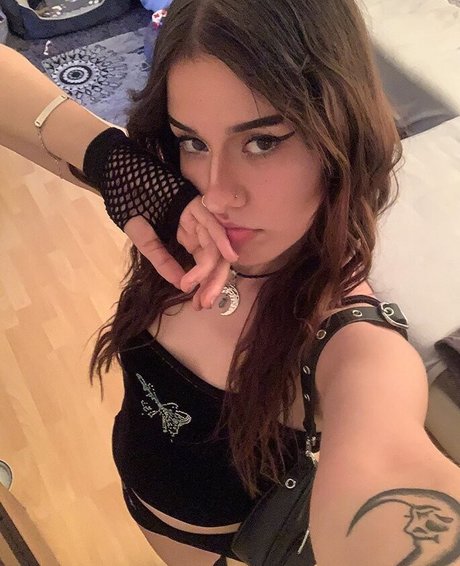 girlfrmthemoon222 leaked onlyfans pictures