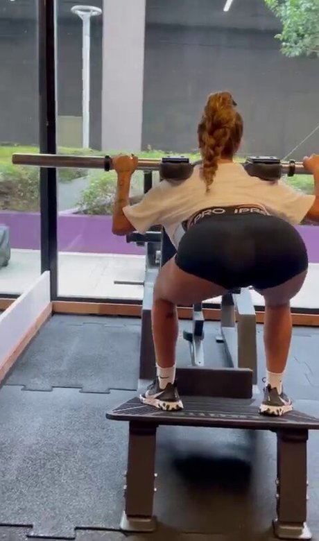 neskaranow onlyfans model