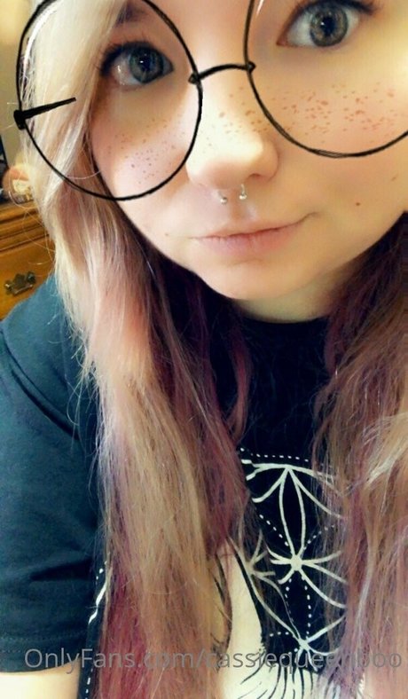 medium tits onlyfans porn images