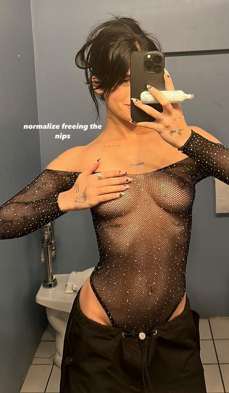 Nessa Barrett onlyfans naked