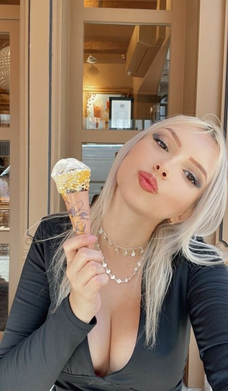 Isa Sudati onlyfans photos