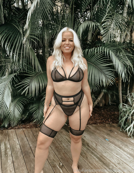 Danielle Nickerson sexy onlyfans