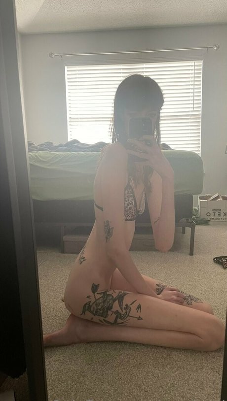 Maci Currin onlyfans nude pics