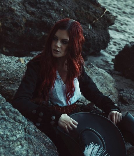 Juliettesureau boobs onlyfans