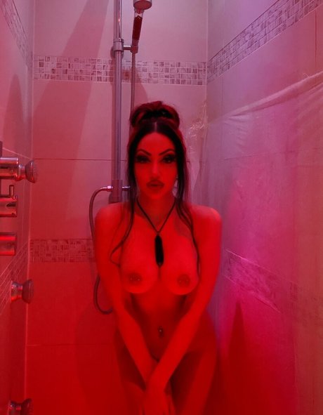 Dani Divine naked onlyfans pics