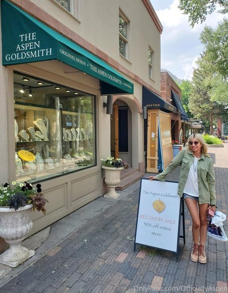 aspensnow free onlyfans model