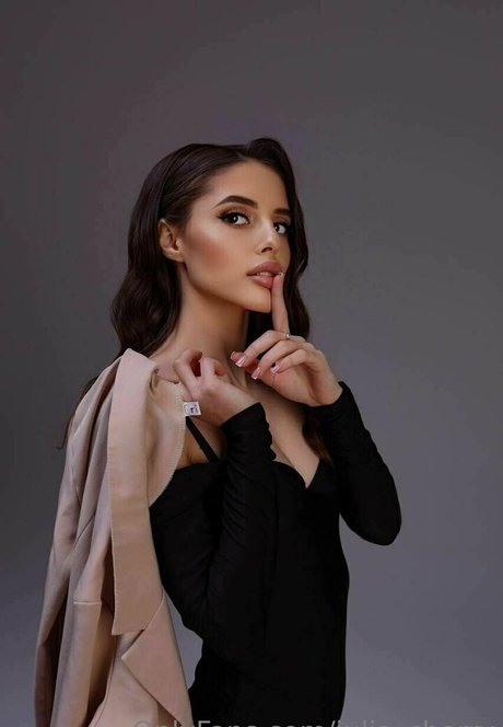 juli love69 only fans naked