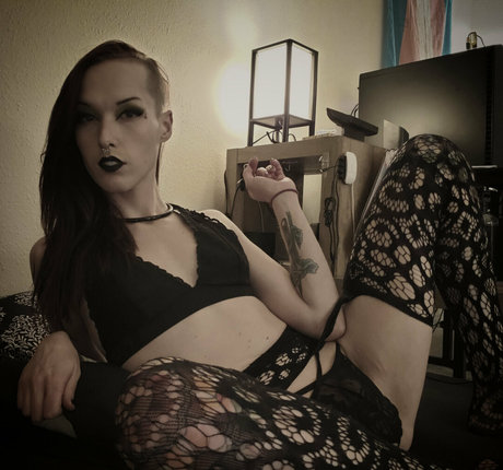 MissRedline onlyfans leaj