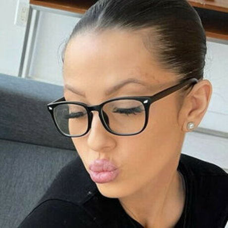 Amela Omor naked onlyfans