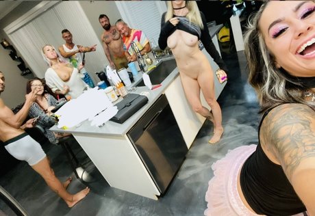 Sweetvenom1 only fans porn