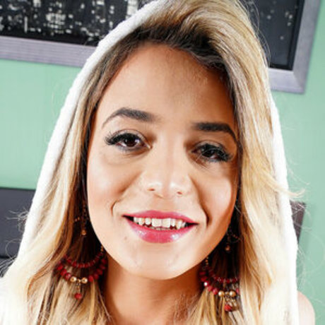 Yasmine De Castro onlyfans nude pics