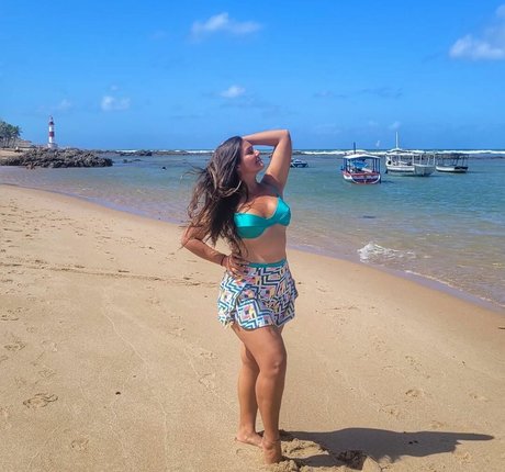 Thais Nakaguma strip onlyfans