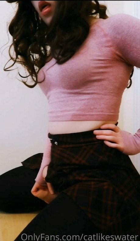 Cat Likes Water onlyfans sex