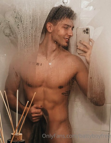 battyboyfree onlyfans picture