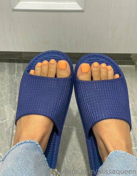 alissaqueen onlyfans nude tits