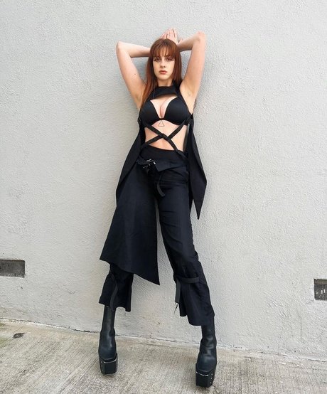 Tati Bruening onlyfans leak