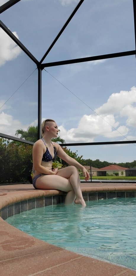 pixie theoneandonly en onlyfans