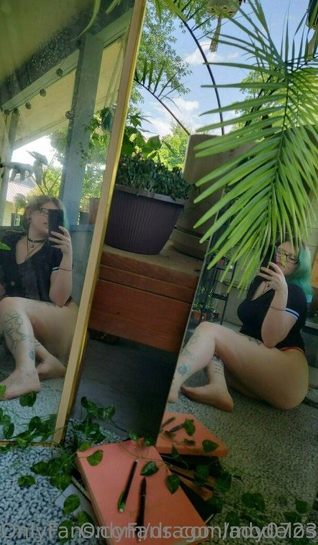 modelos topless onlyfans