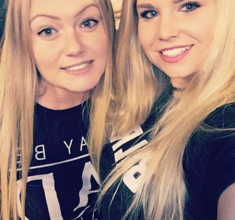 curvy asian onlyfans pornos selfie