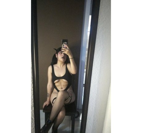 egirlgothuwu only fans leak nude