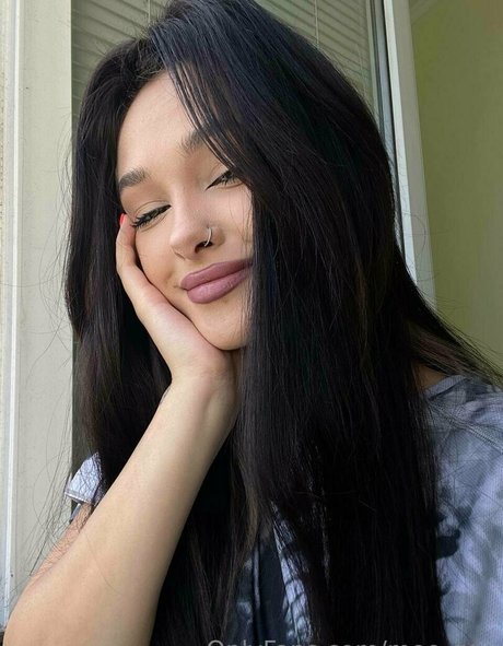 mee zee only fans nude leaks