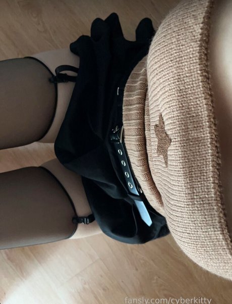 cyberkitty_____ onlyfans ass