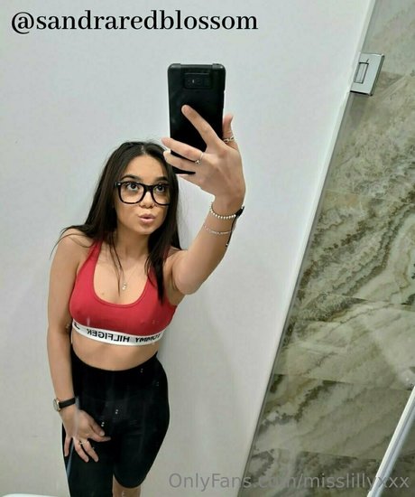 misslillyxxx porn onlyfans leak