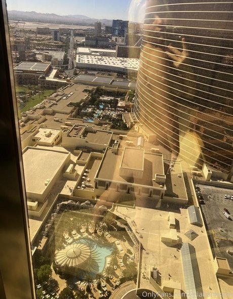 ariabanksxxx onlyfans topless