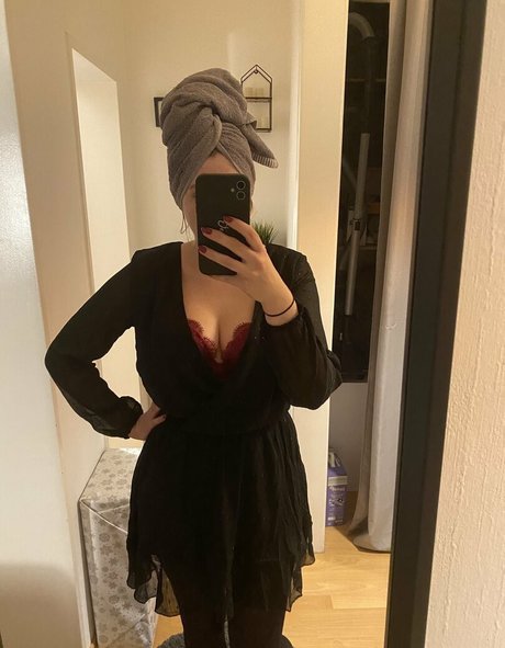 miadelicious nude onlyfans leaked