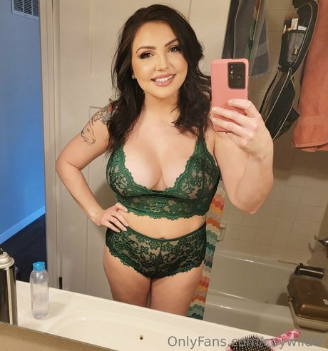 chubby kitty onlyfans pornographic selfie