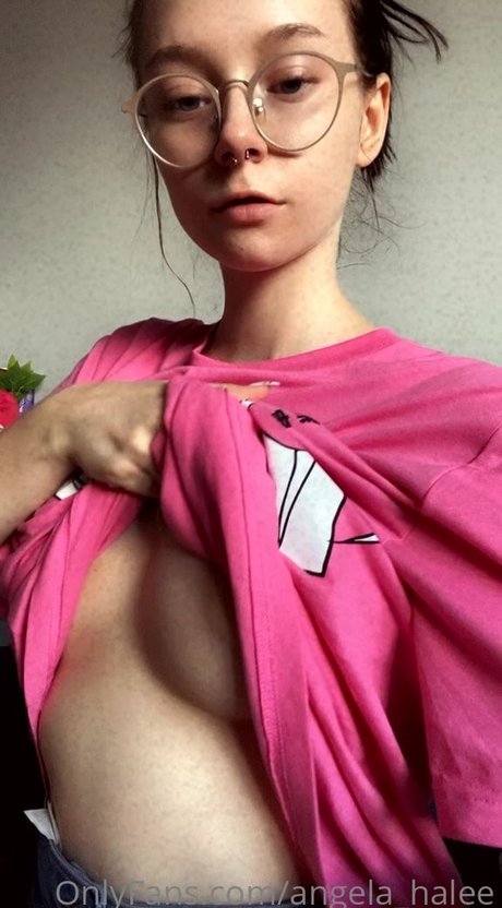 angelahalee naked on onlyfans