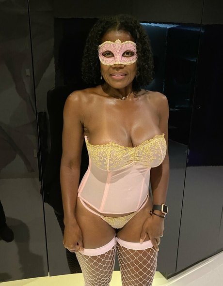 Raven Swallowz onlyfans leaks nude