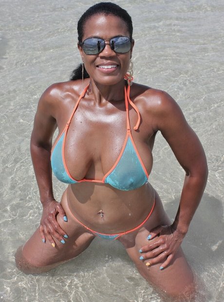 Raven Swallowz onlyfans nude leaks